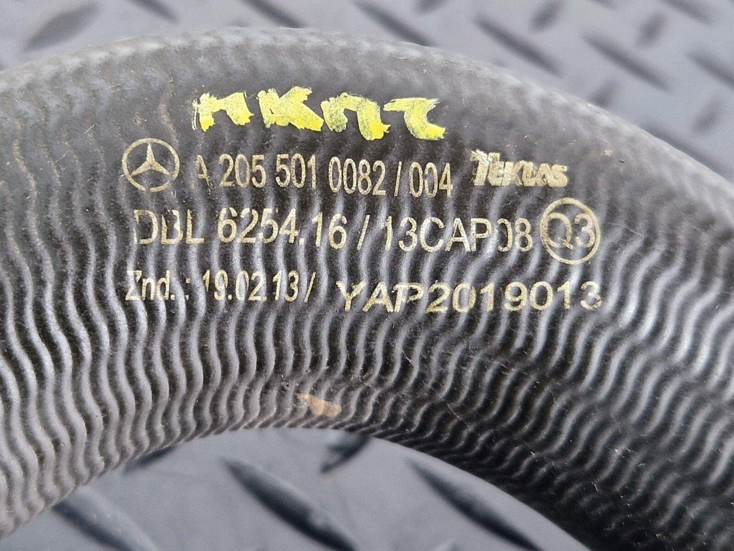 14-21 MERCEDES BENZ W205 GENUINE OEM COOLANT HOSE PIPE A2055010082