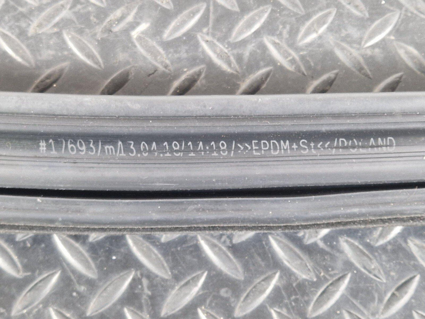 14-21 BMW 2 SERIES GRAN TOURER F46 REAR LEFT N/S DOOR WINDOW GUIDE SEAL 8498429