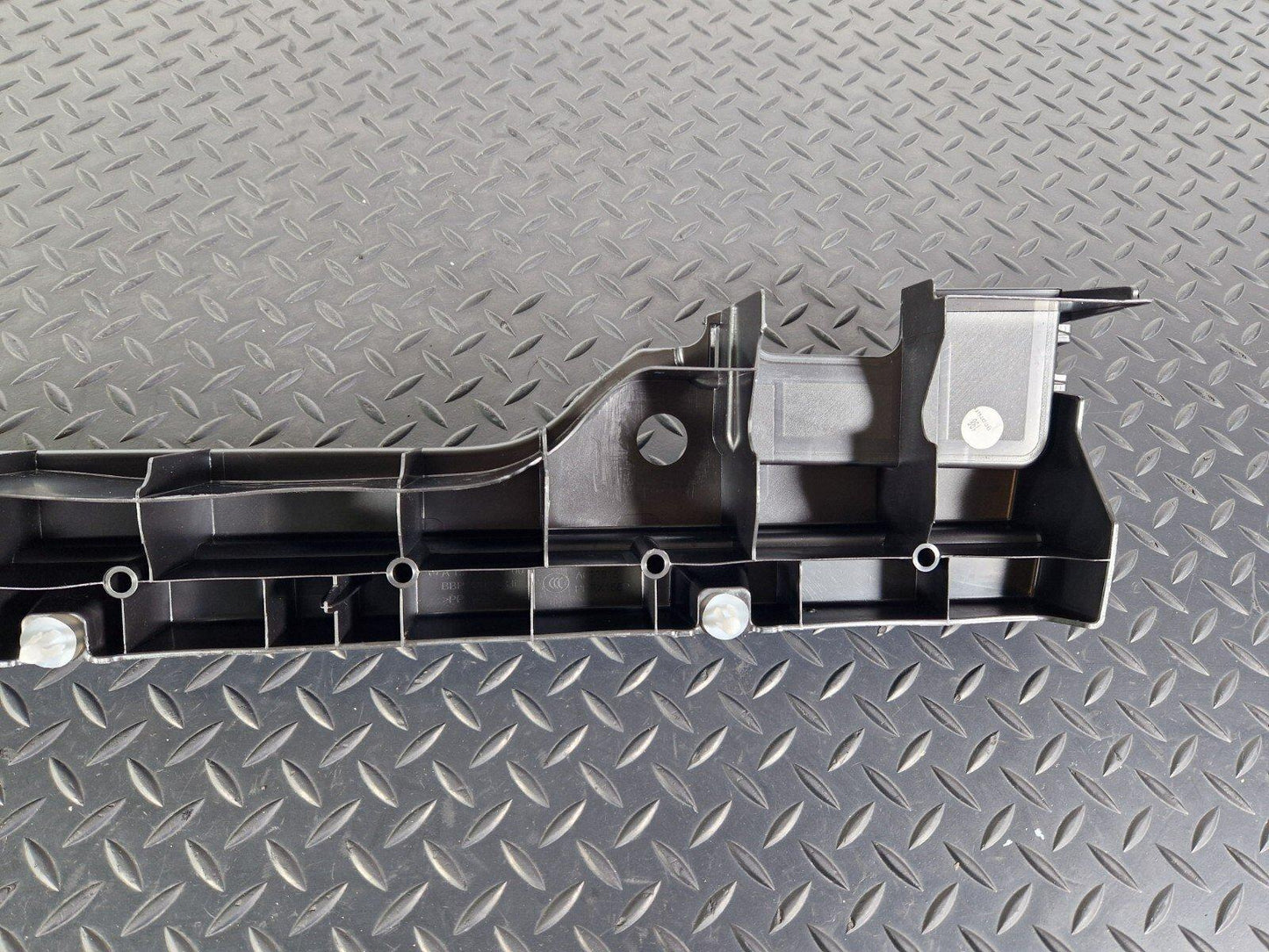 14-19 MERCEDES BENZ GLA X156 OEM LEFT QUATER PANEL TRIM BRACKET A1568901100
