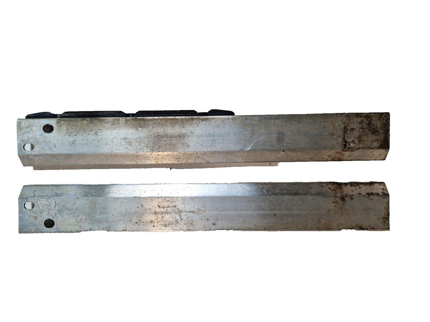 12-18 MERCEDES A B CLA FRONT RIGHT & LEFT REINFORCEMENT BRACKETS  A2466280229