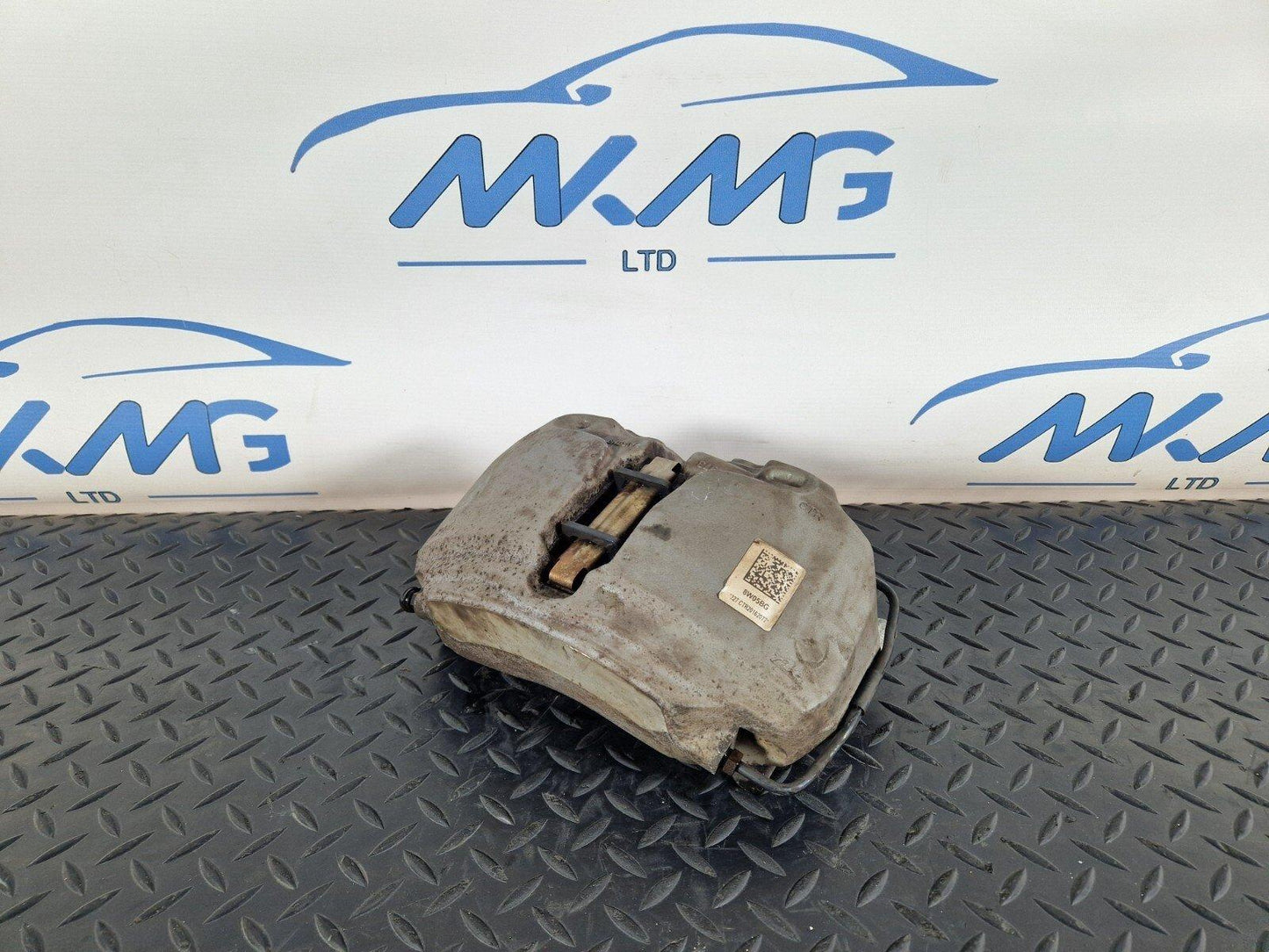 16-19 AUDI A4 B9 AVANT FRONT LEFT BRAKE CALIPER WITH BRAKE PAD 8W05BG