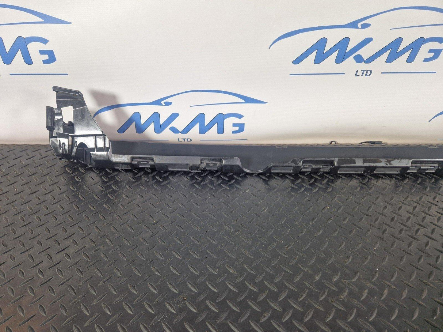 18-ON MERCEDES BENZ SPRINTER W907 W910 2.2 CDI OEM BUMPER MOUNT A9108854700