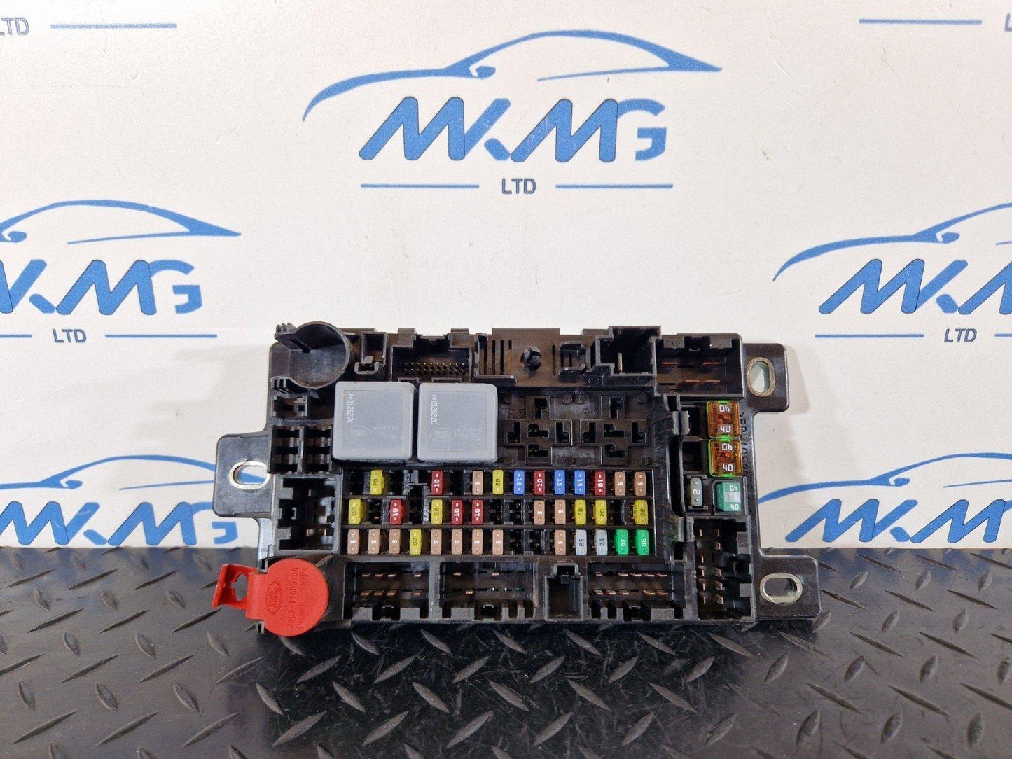 19-ON RANGE ROVER EVOQUE L551 GENUINE PASSENGER FUSE BOX M8D2-14A073-BA