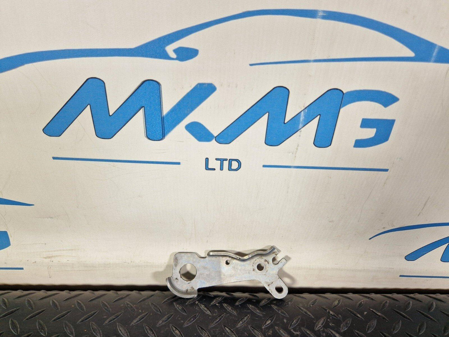 18-ON MERCEDES BENZ SPRINTER W907 OEM ENGINE REAR LEFT LIFTING LUG A6512232341