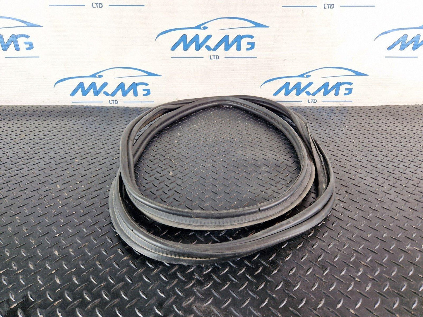 Mercedes-Benz    Unknown Part Type A1667400178