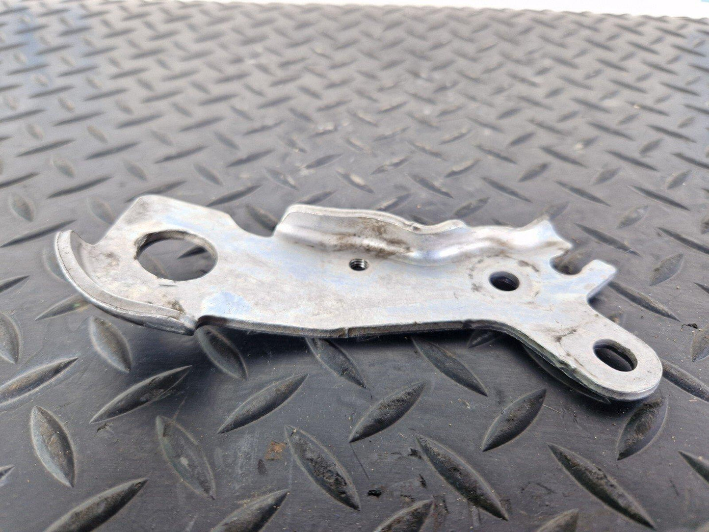 18-ON MERCEDES BENZ SPRINTER W907 OEM ENGINE REAR LEFT LIFTING LUG A6512232341