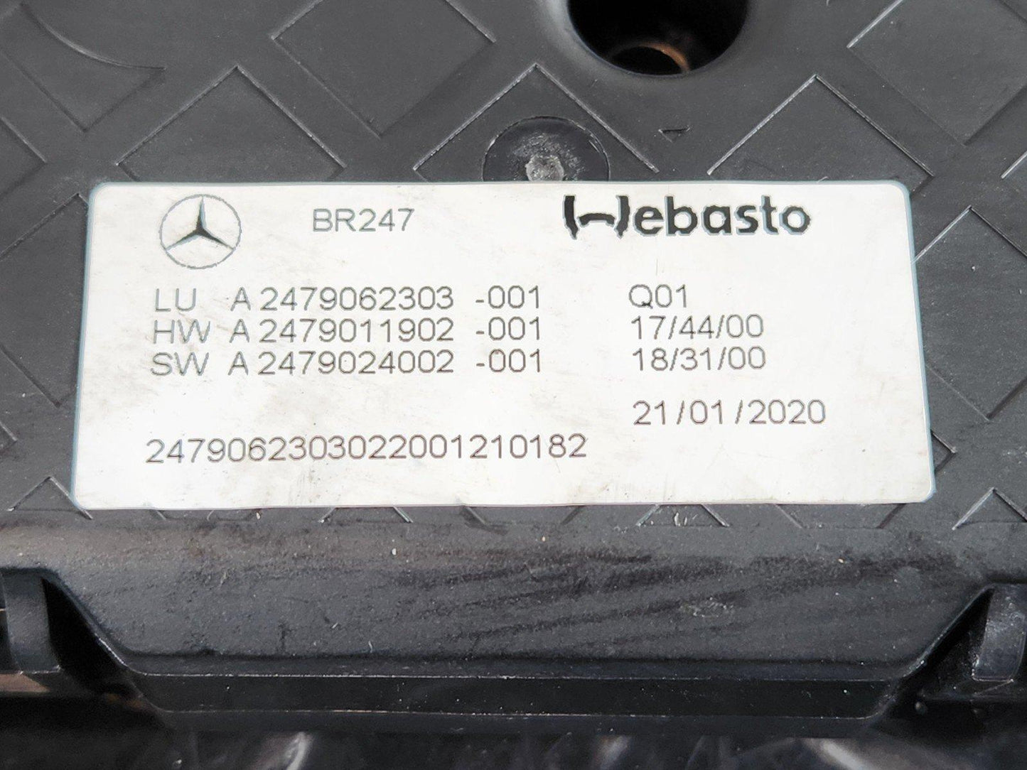 19-ON MERCEDES BENZ B CLASS W247 GENUINE SUNROOF MOTOR A2479062303 A2479011902