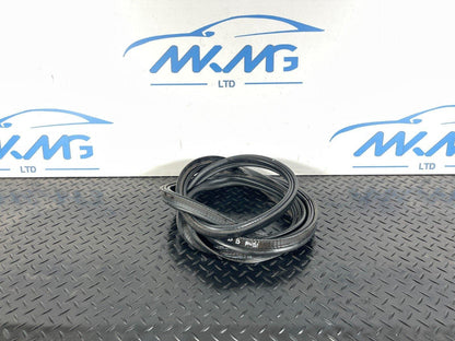 16-19 AUDI A4 B9 SALOON GENUINE TAILGATE RUBBER SEAL 8W5827705D