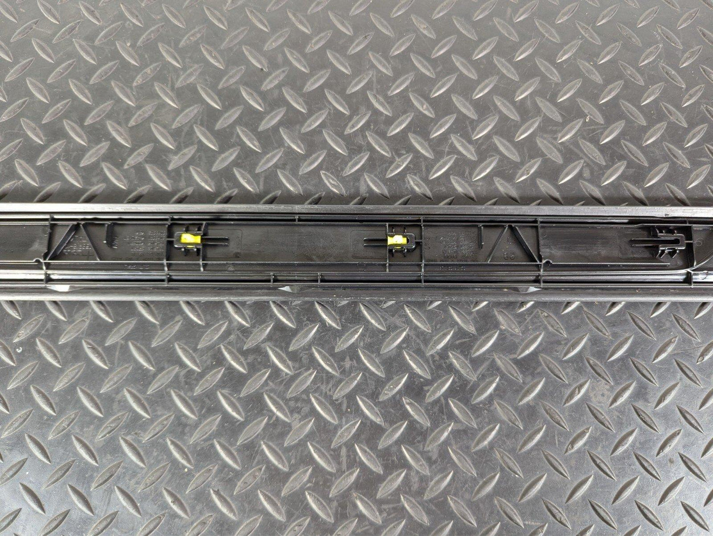 BMW 2 SERIES F22 M SPORT GENUINE DOOR SILL KICK PLATE FITS LEFT & RIGHT 8059061