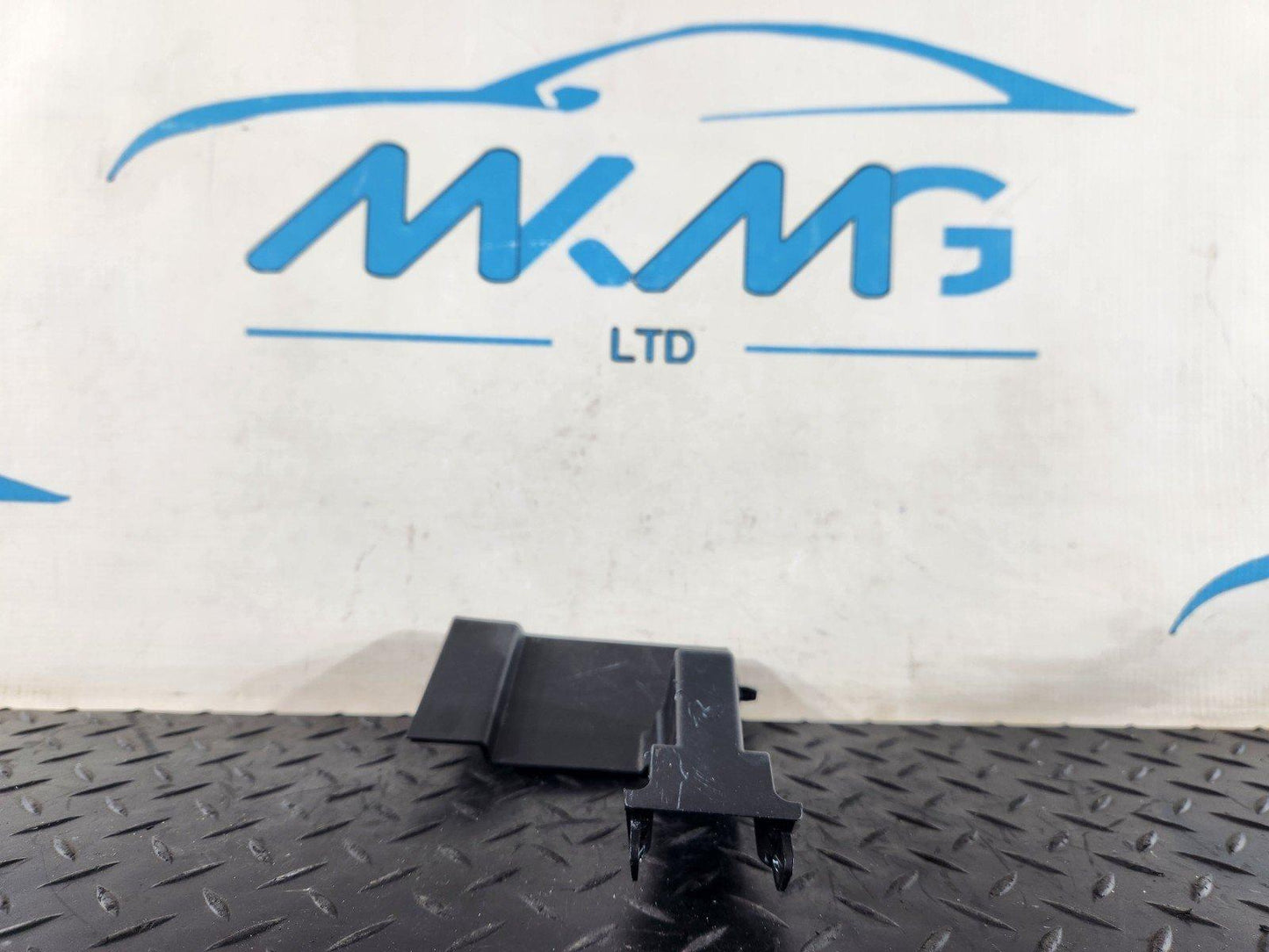 16-20 AUDI Q7 4M GENUINE REAR SEAT FRONT INNER TRIM PANEL 4M0883690C