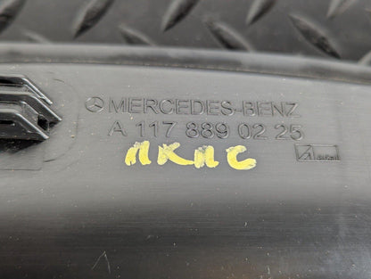 13-19 MERCEDES BENZ CLA W117 C117 FRONT RIGHT FENDER RUBBER SEAL A1178890225