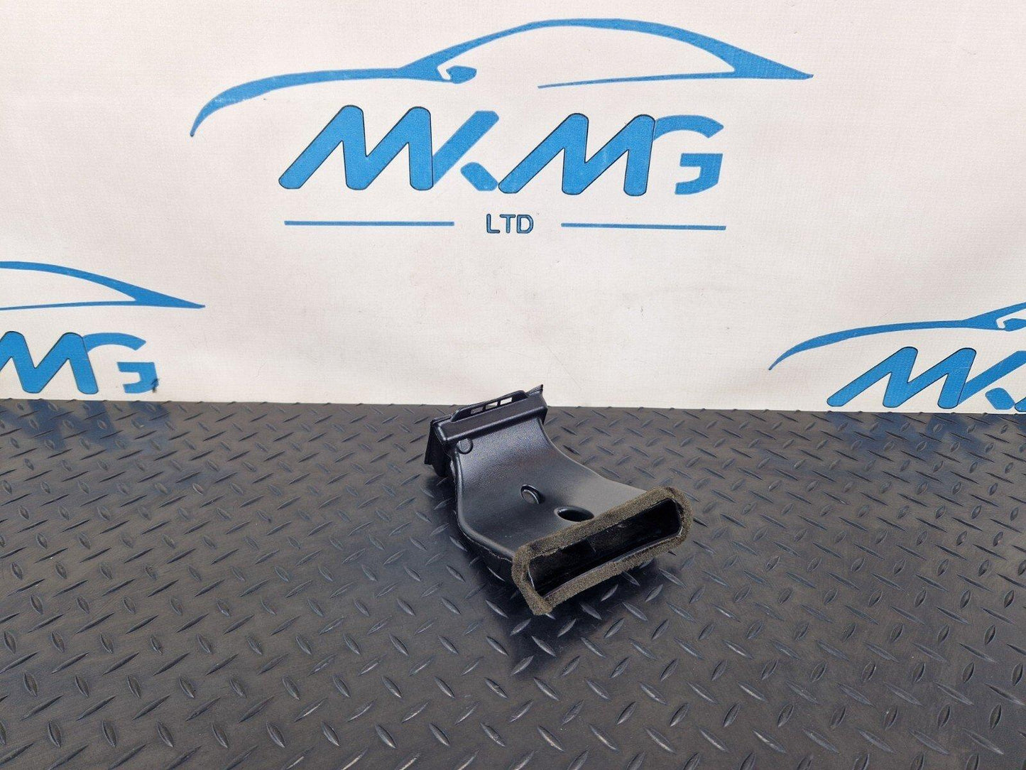 12-17 AUDI S5 CONVERTIBLE REAR CENTRE CONSOLE AIR VENT DUCT PIPE 8K0857042