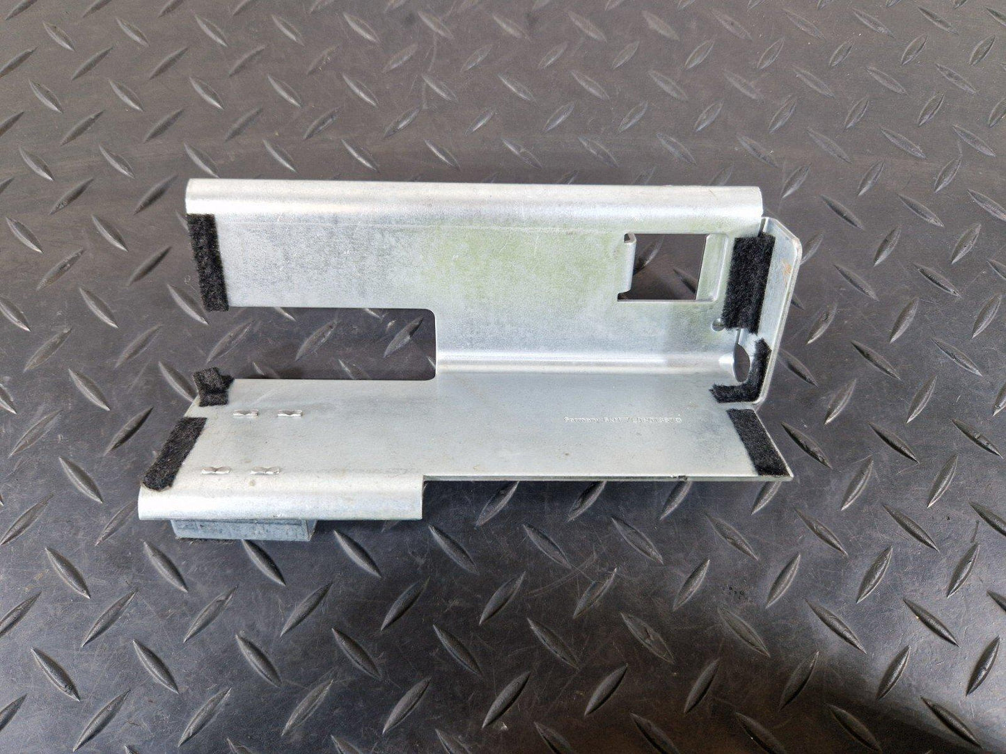 10-15 AUDI Q7 4L GENUINE OEM BATTERY HOLDER 7L0801387D
