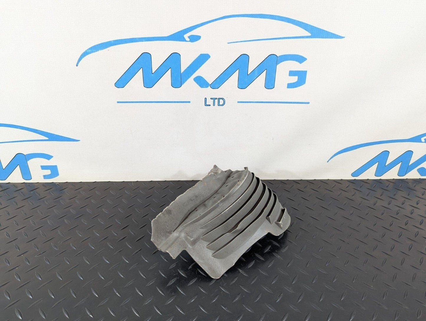 12-17 AUDI Q5 S-LINE OEM REAR LEFT SPRING RUBBER COVER GUARD 8R0511539C