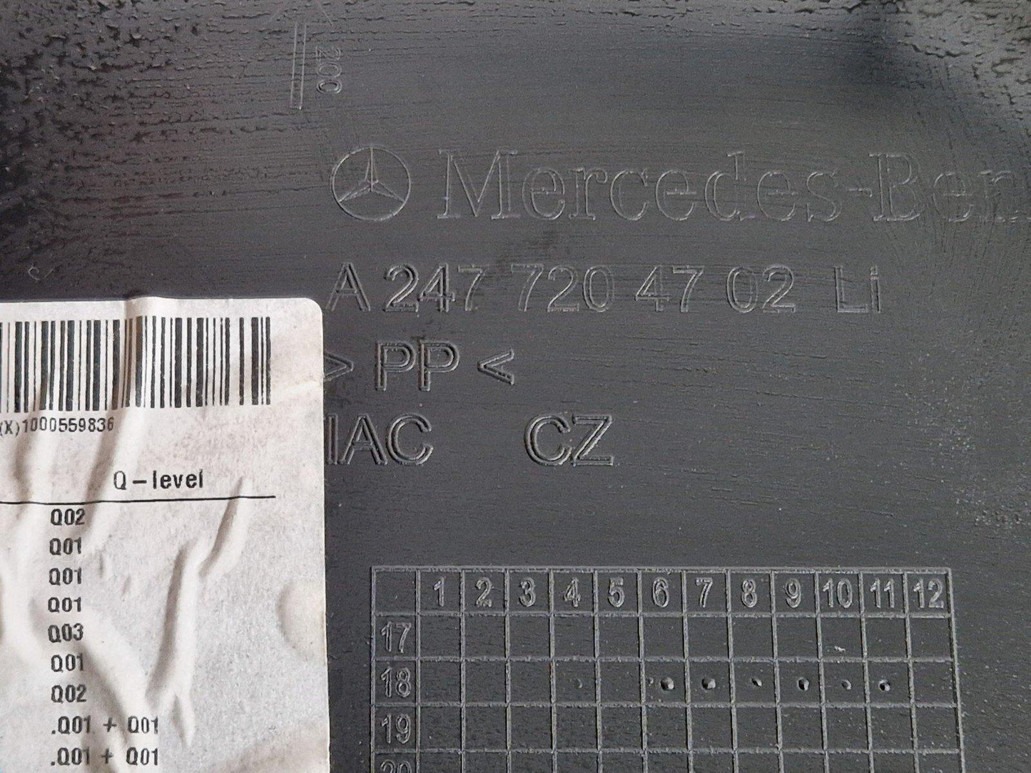 19-ON MERCEDES BENZ B CLASS W247 AMG FRONT LEFT N/S DOOR PANEL CARD A2477204702