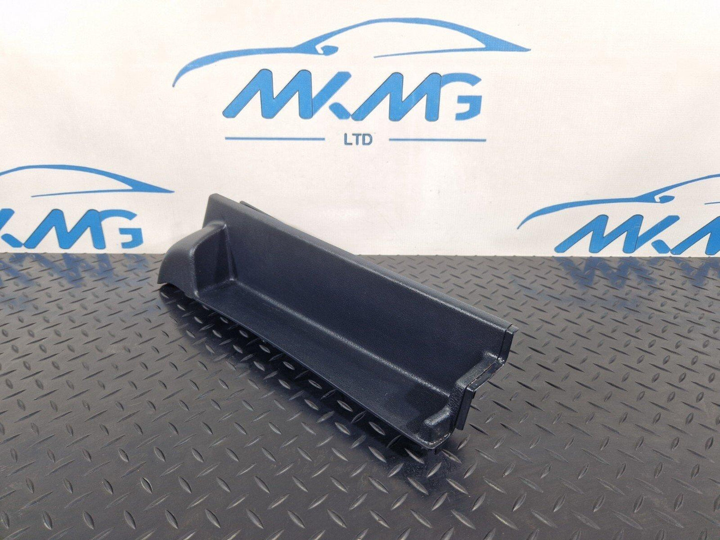 19-ON MERCEDES B CLASS W247 FRONT SEAT GUIDE RAIL COVER A2479190100