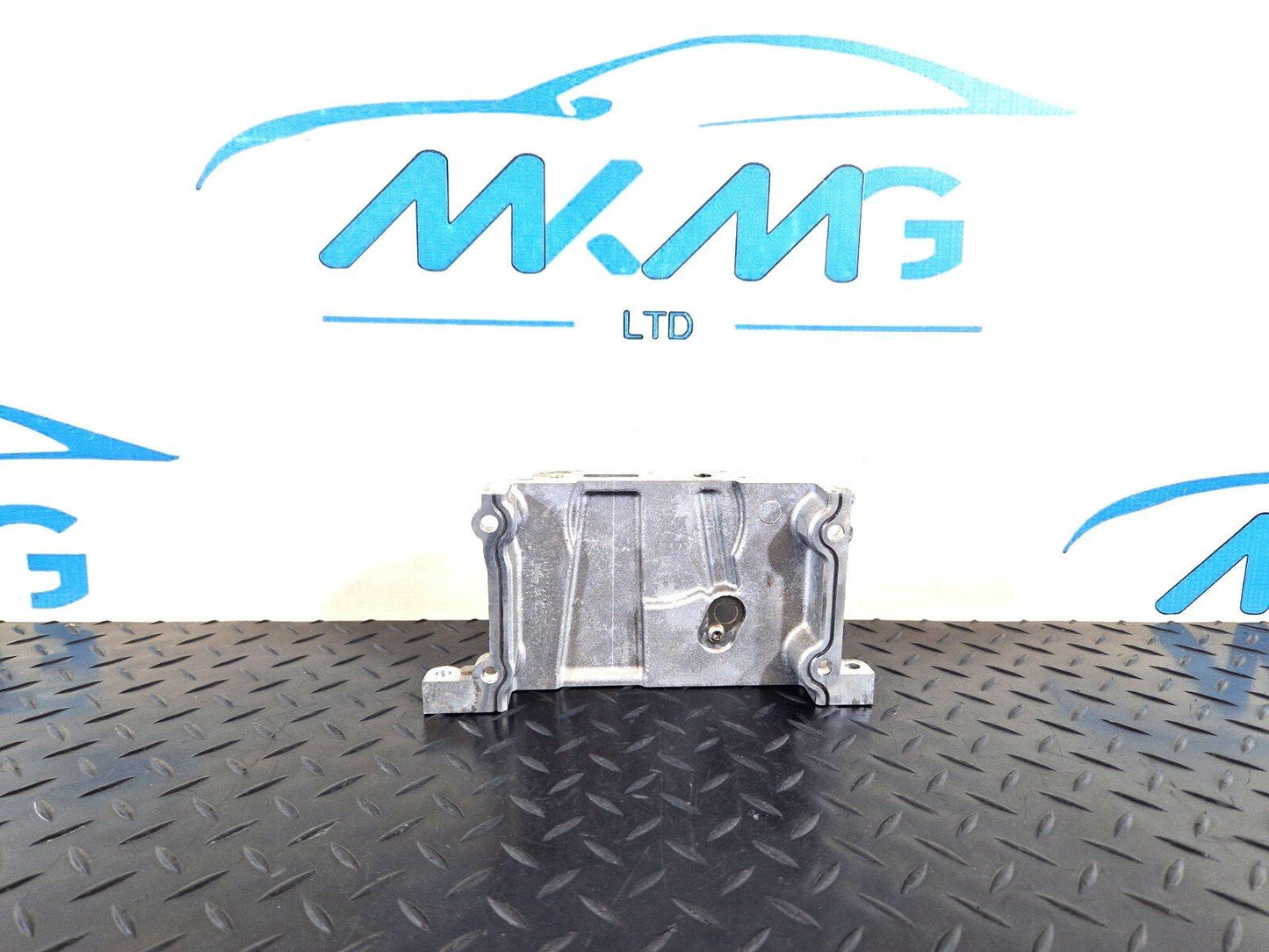 15-18 AUDI A7 4G GENUINE V6 3.0TDI CRT CYLINDER HEAD END PLATE 059109122AA