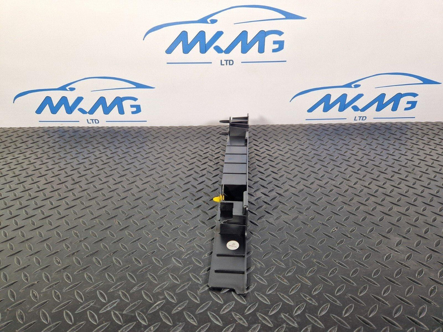 14-21 MERCEDES BENZ C200d W205 TRUNK BOOT TRIM REAR PASSENGER SIDE A2056840126