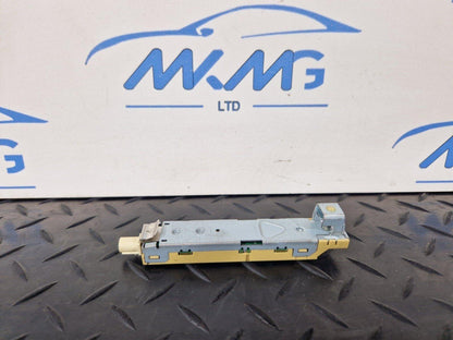 16-19 AUDI A4 B9 GENUINE ANTENNA AMPLIFIER 8W0035225