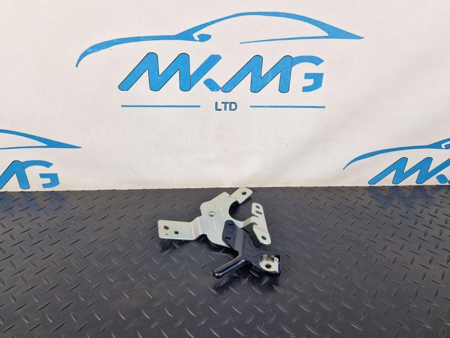 16-22 BMW X1 F48 GENUINE BELT ADJUSTMENT MOUNT 34184652