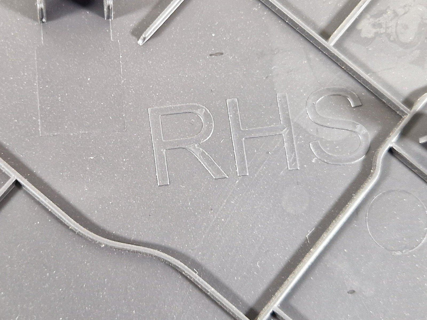 14-19 LAND ROVER L550 DISCOVERY DRIVER SIDE CENTRE CONSOLE TRIM FK72-044C72-B