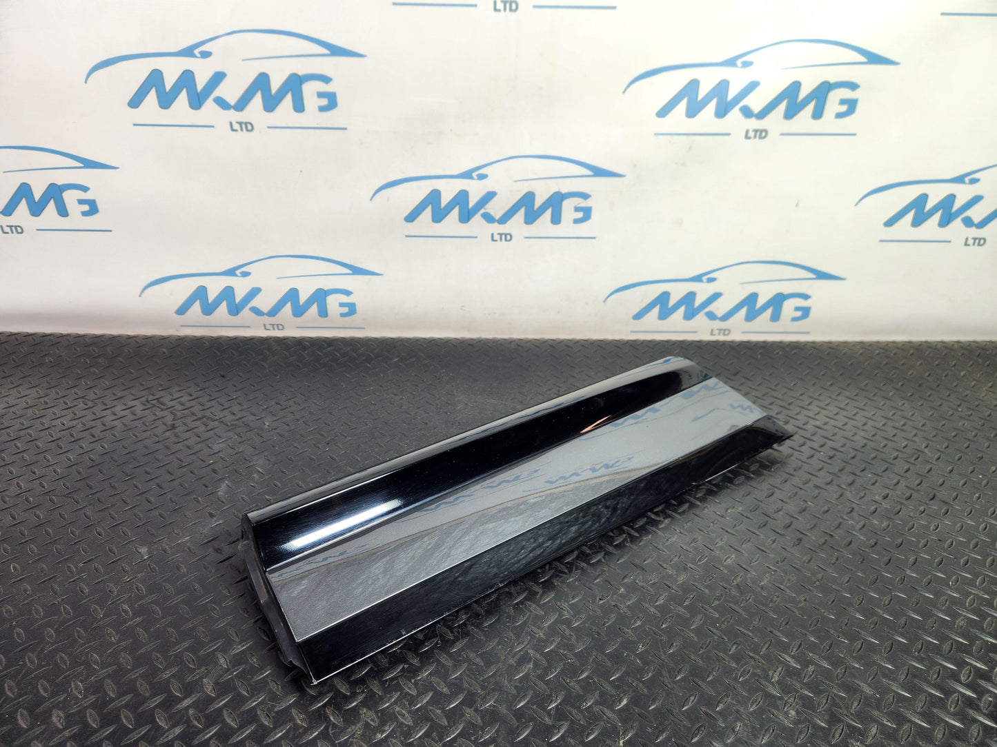 Range Rover Evoque SUV Rear Right Moulding Door Trim Damaged K8D2274A48B