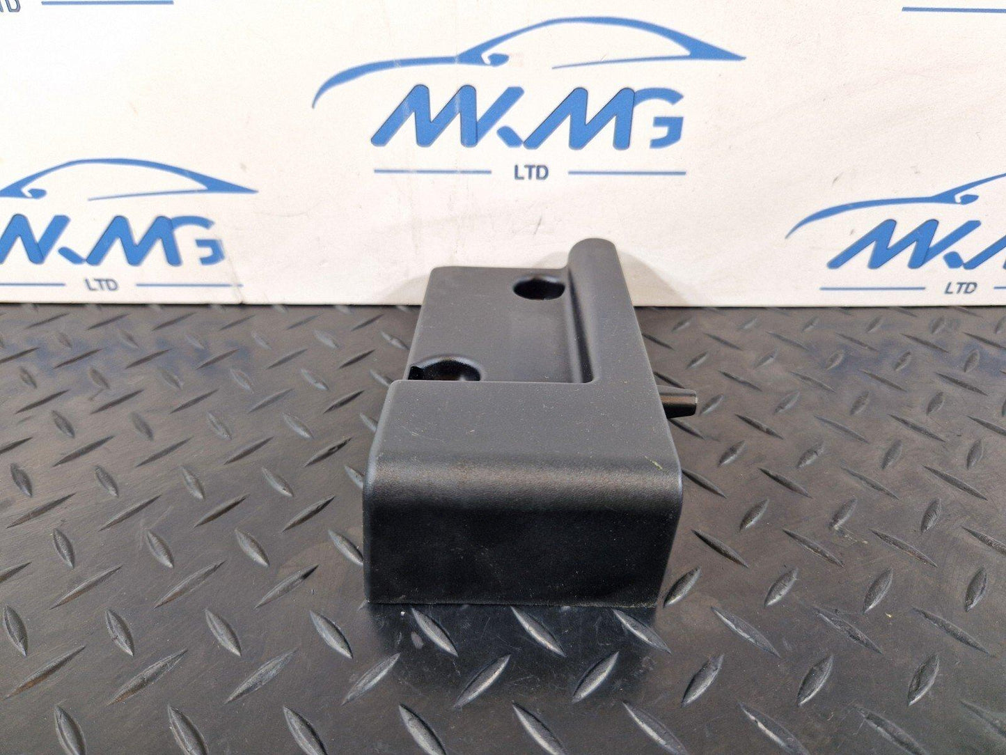 MERCEDES BENZ A CLASS W177 TRUNK HITCH MOUNT BRACKET LEFT SIDE N/S A1776801700
