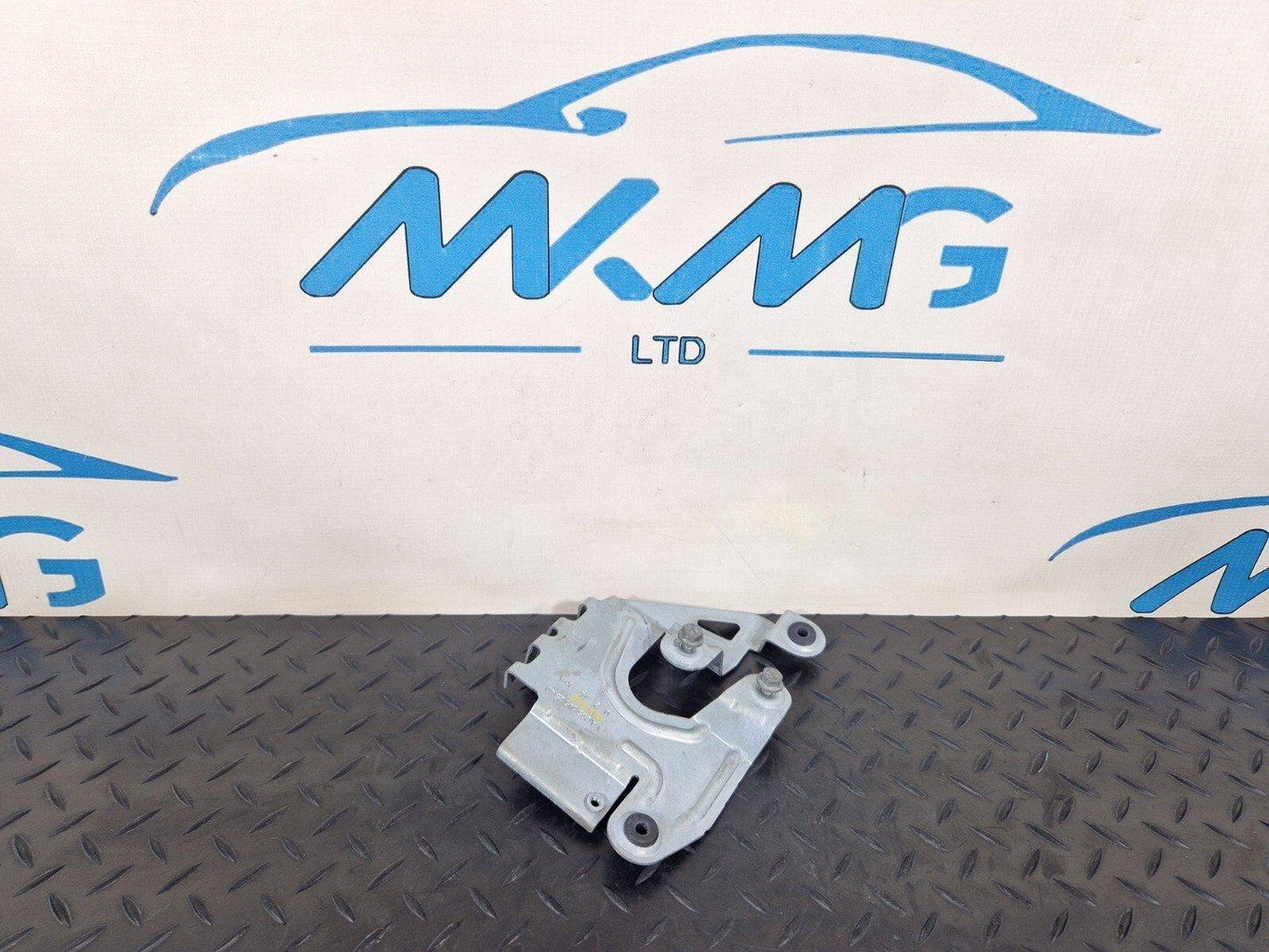14-21 MERCEDES C250D W205 ADBLUE MOUNT SUPPORT MODULE BRACKET HOLDER A2055452540