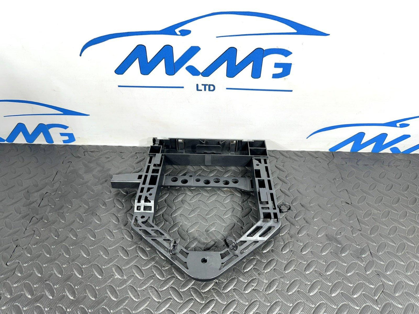 14-21 MERCEDES BENZ C W205 GENUINE TELEMATIC CONTROL MODULE BRACKET A2055453140