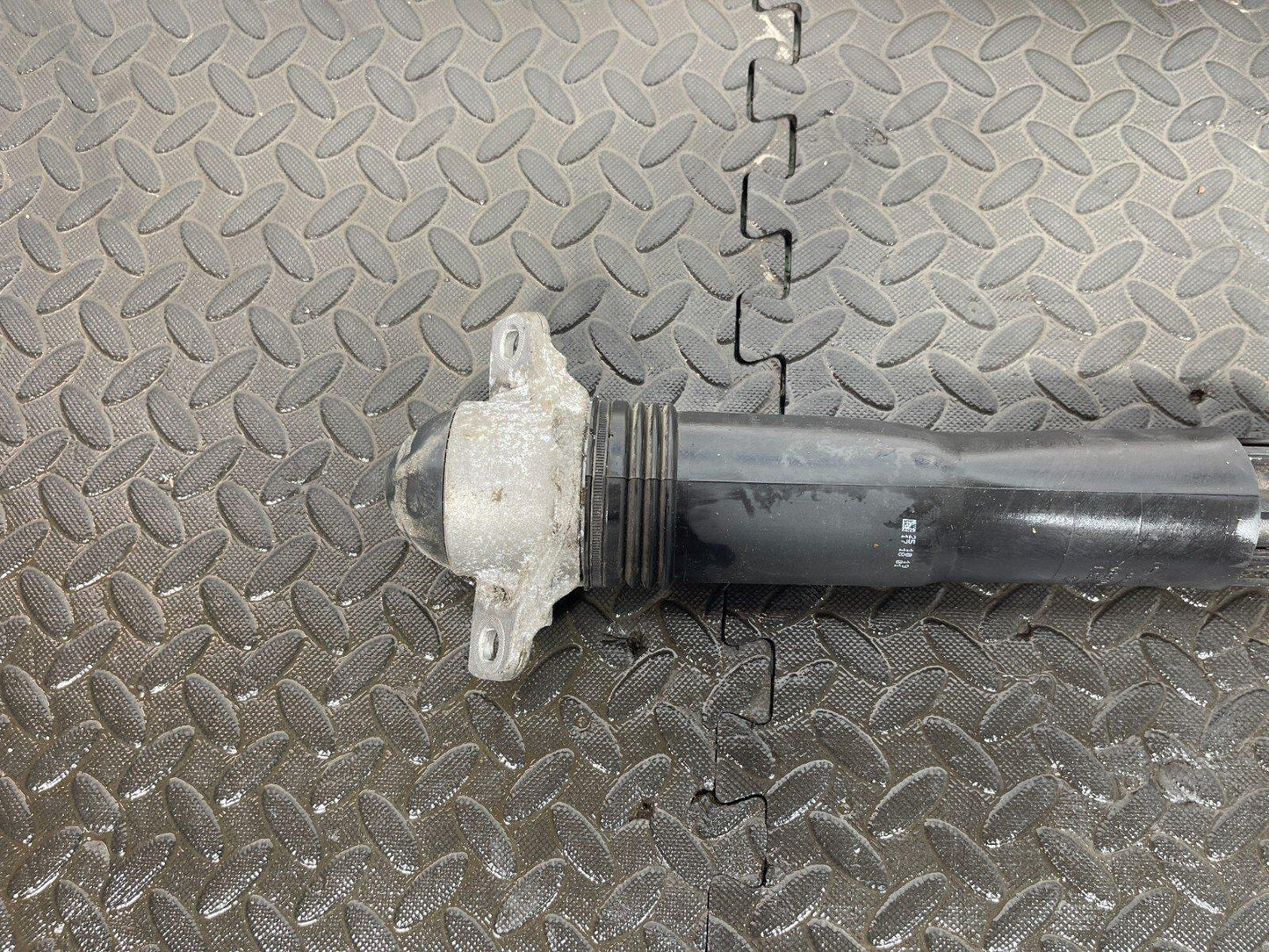 17-20 VW GOLF Electric MK7.5 Rear fits both sides Shock Absorber 5Q0512011MD