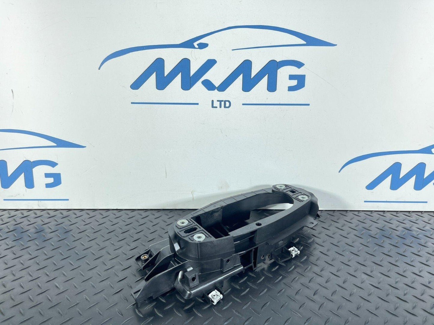 16-19 AUDI A4 B9 GENUINE GEAR SHIFTING MECHANISM MOUNTING FRAME 8W2863531