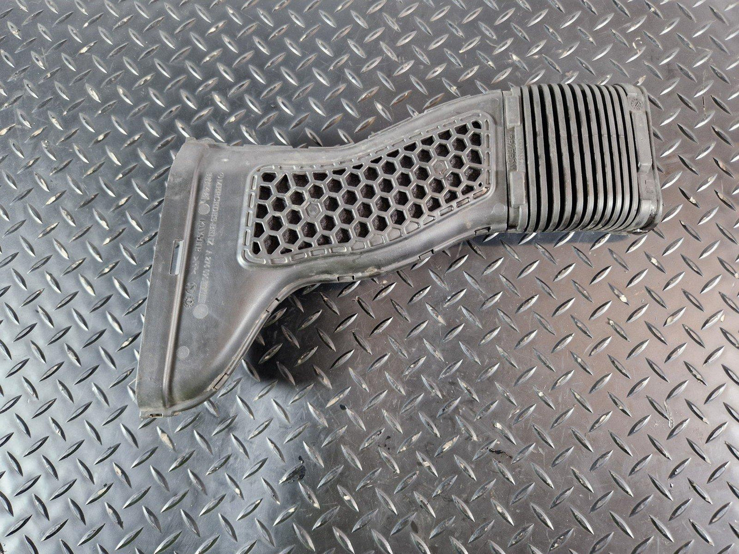 11-19 MERCEDES BENZ ML W166 AIR INTAKE DUCT PIPE TUBE N/S LEFT A2760901911