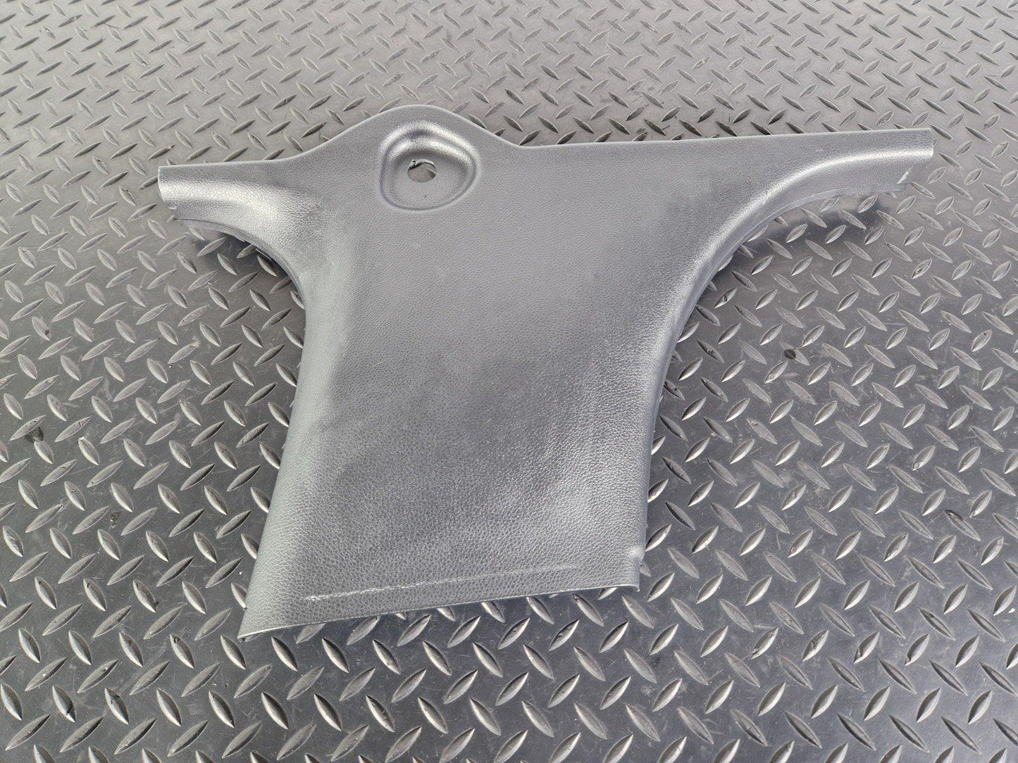 14-19 MERCEDES BENZ GLA X156 GENUINE DRIVER SIDE LOWER B-PILLAR TRIM A1766920200