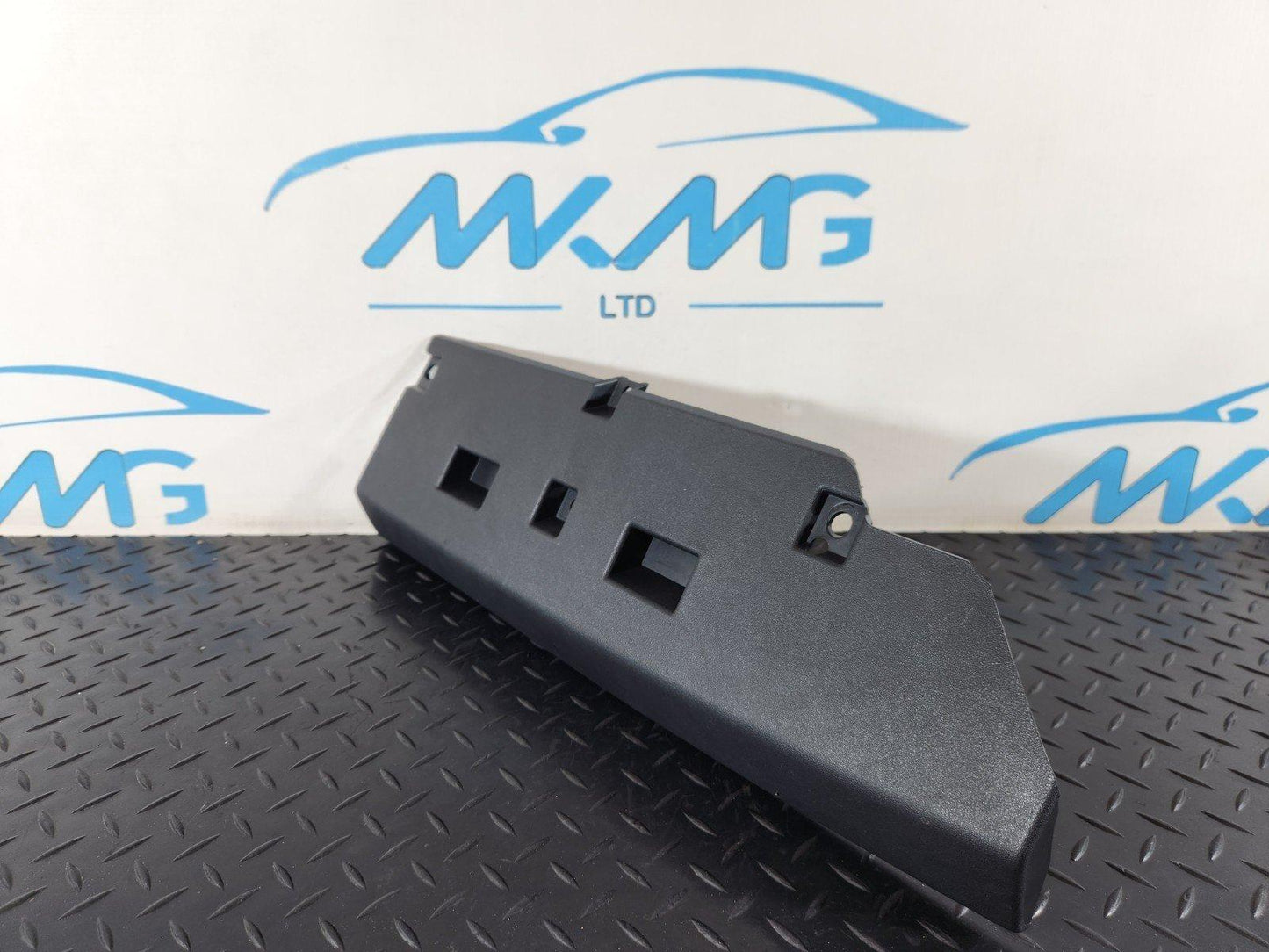 19-ON RANGE ROVER EVOQUE L551 LOWER GLOVEBOX TRIM K8D2044M91B