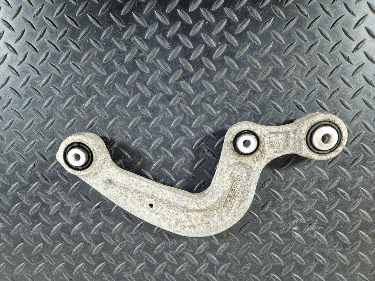 GENUINE AUDI A4 B9 A5 S5 F5 REAR LEFT OR RIGHT CONTROL ARM 8W0505361E