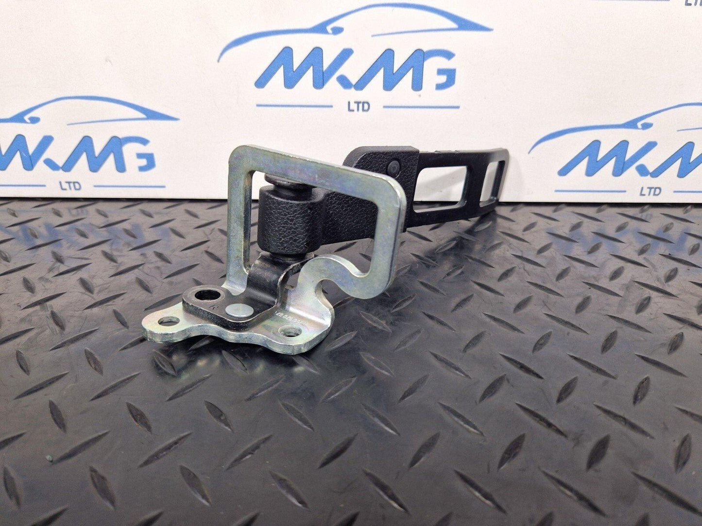 14-20 MERCEDES BENZ GLA X156 REAR SEAT LOCK STRIKER BRACKET A1569208200