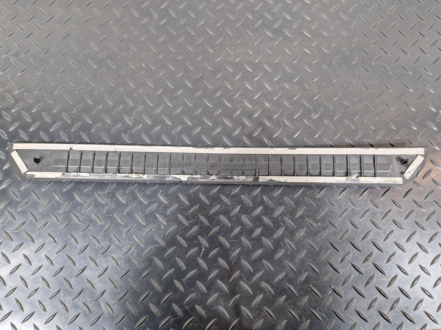 10-18 AUDI A7 4G S-LINE DOOR SILL COVER TRIM FRONT LEFT PASSENGER SIDE 4G8853373