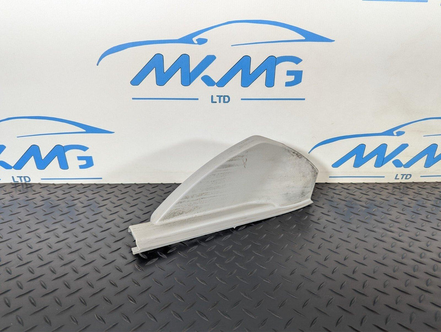 11-19 MERCEDES BENZ ML W166 GENUINE DASHBOARD RIGHT O/S TRIM COVER A1666800407