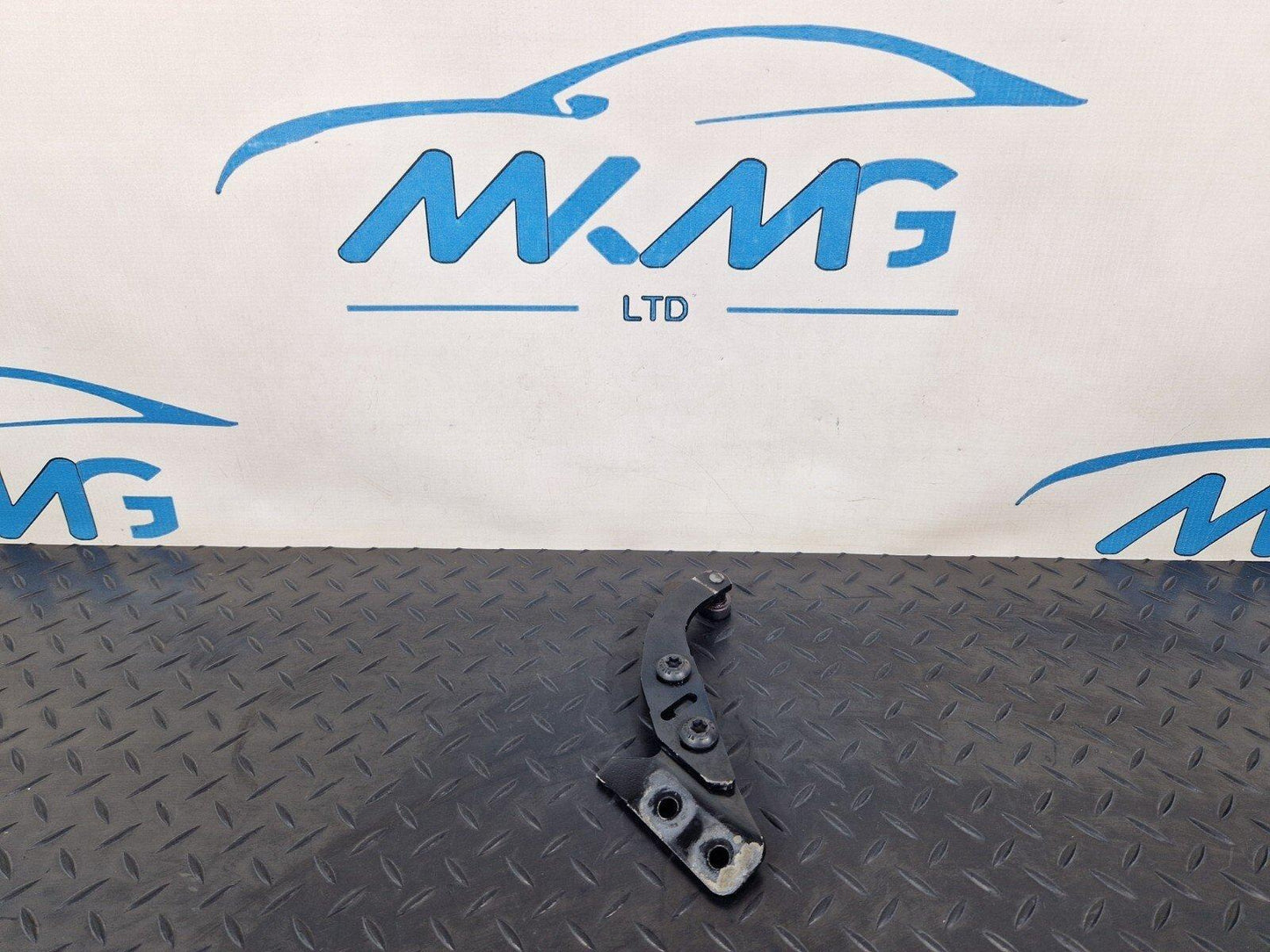 14-23 MERCEDES VITO W447  SLIDING DOOR TOP UPPER ROLLER RIGHT SIDE A4477600147