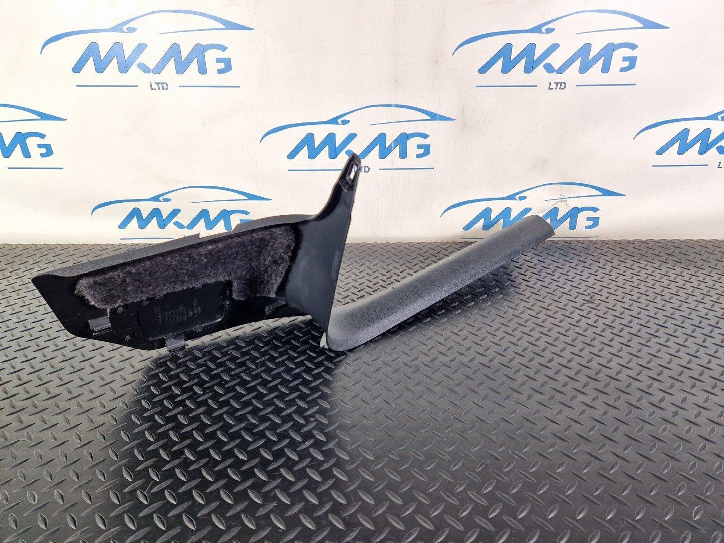 16-19 AUDI A4 AVANT B9 S-LINE LEFT SIDE FRONT LOWER A PILLAR SILL TRIM 8W2867271