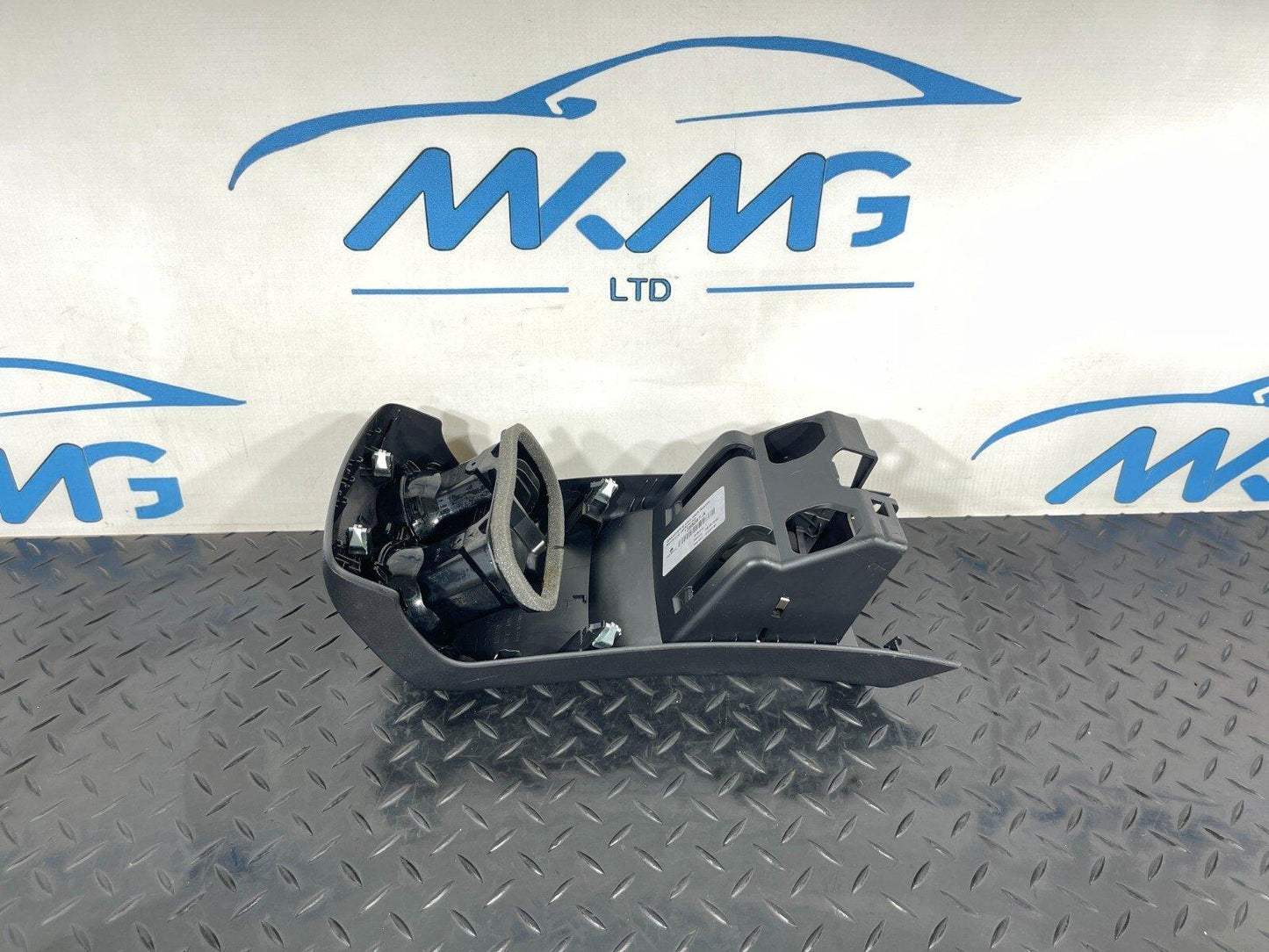 19-ON MERCEDES A CLASS W177 V177 CENTRE CONSOLE REAR AIR VENTS A1776803701