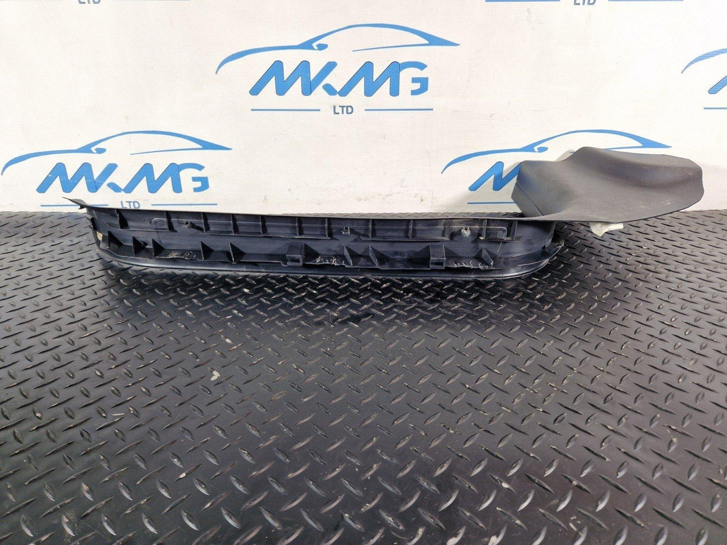 16-19 MERCEDES BENZ GLE W166 LEFT FRONT SILL TRIM COVER A1666801735