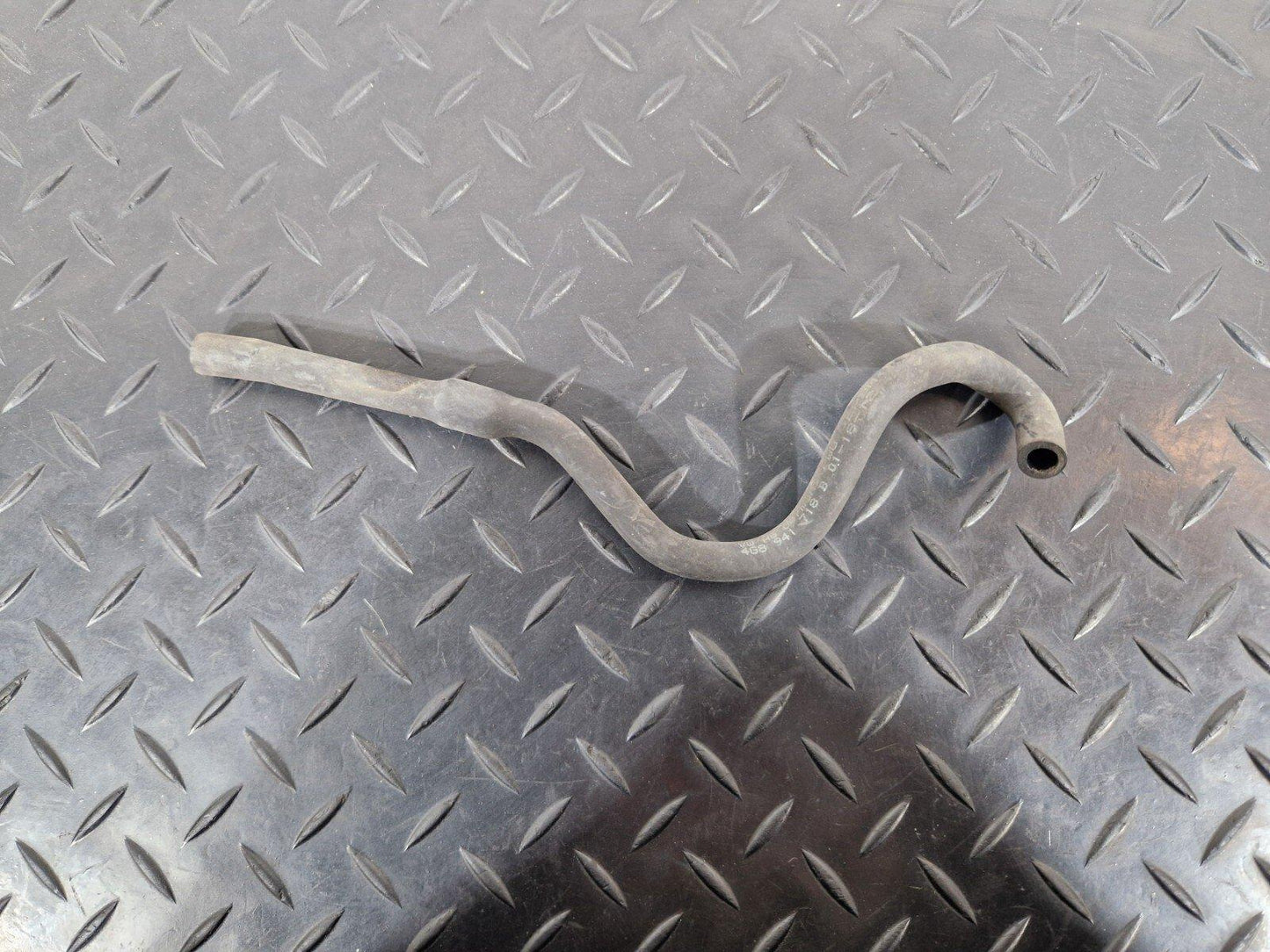 10-18 AUDI A7 4G S-LINE FRONT RIGHT HEADLIGHT VENT HOSE 4G8941718B