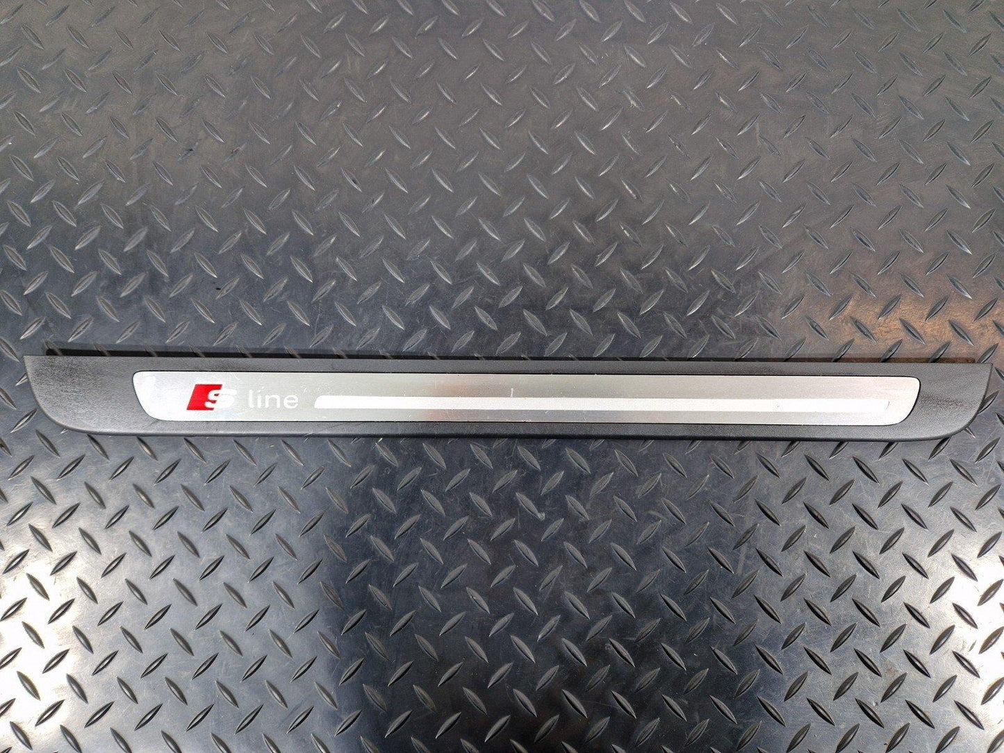 12-18 AUDI A6 C7 DOOR ENTRY SILL KICK PLATE COVER FRONT RIGHT SIDE 4G0853374