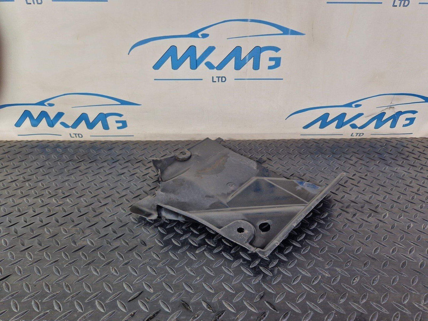 12-17 AUDI S5 CONVERTIBLE 3.0 TFSI FRONT LEFT UNDERBODY COVER 8F0825201A