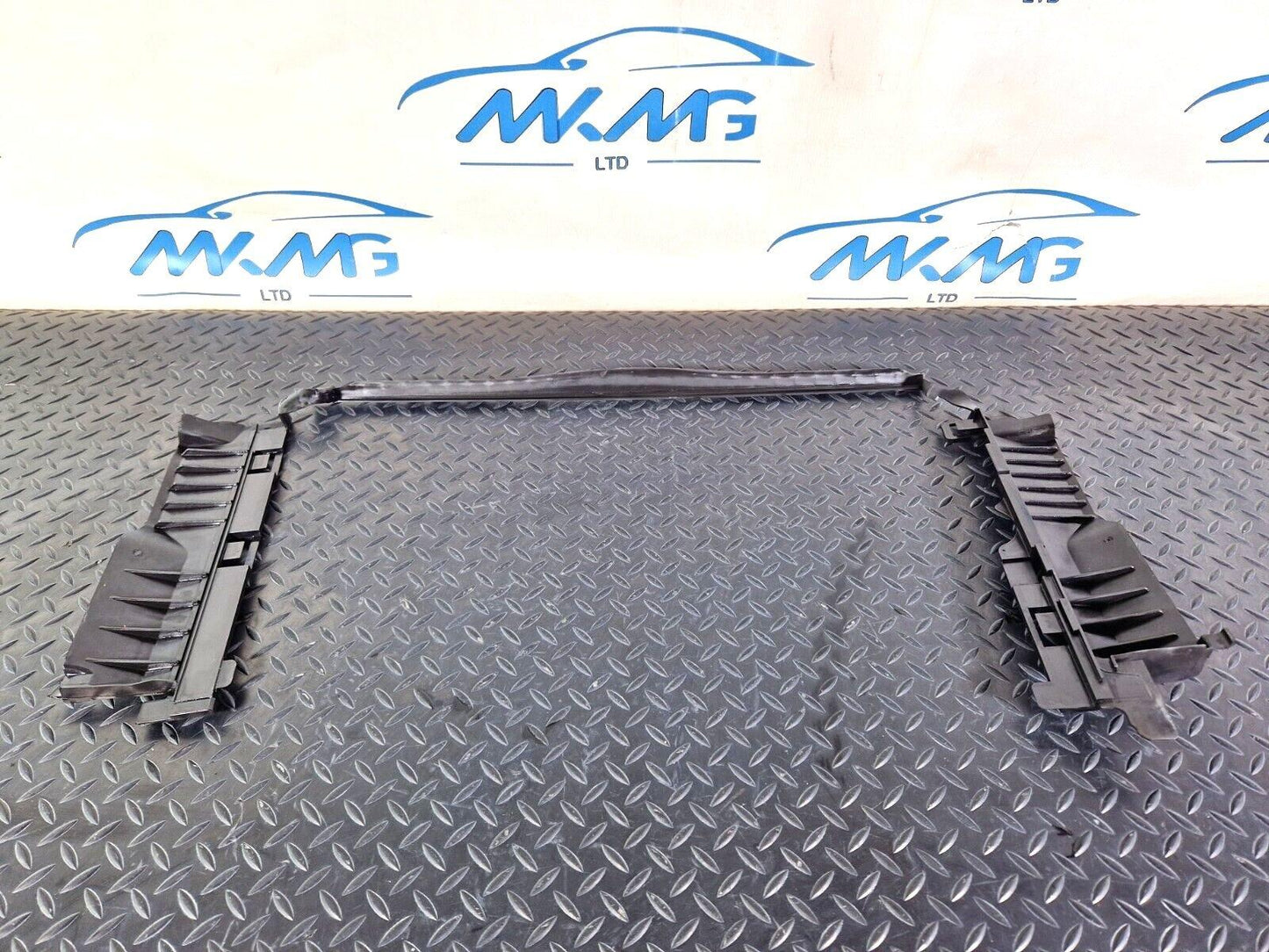 14-21 MERCEDES BENZ C200 W205 RADIATOR AIR GUIDE DUCT A2055050130