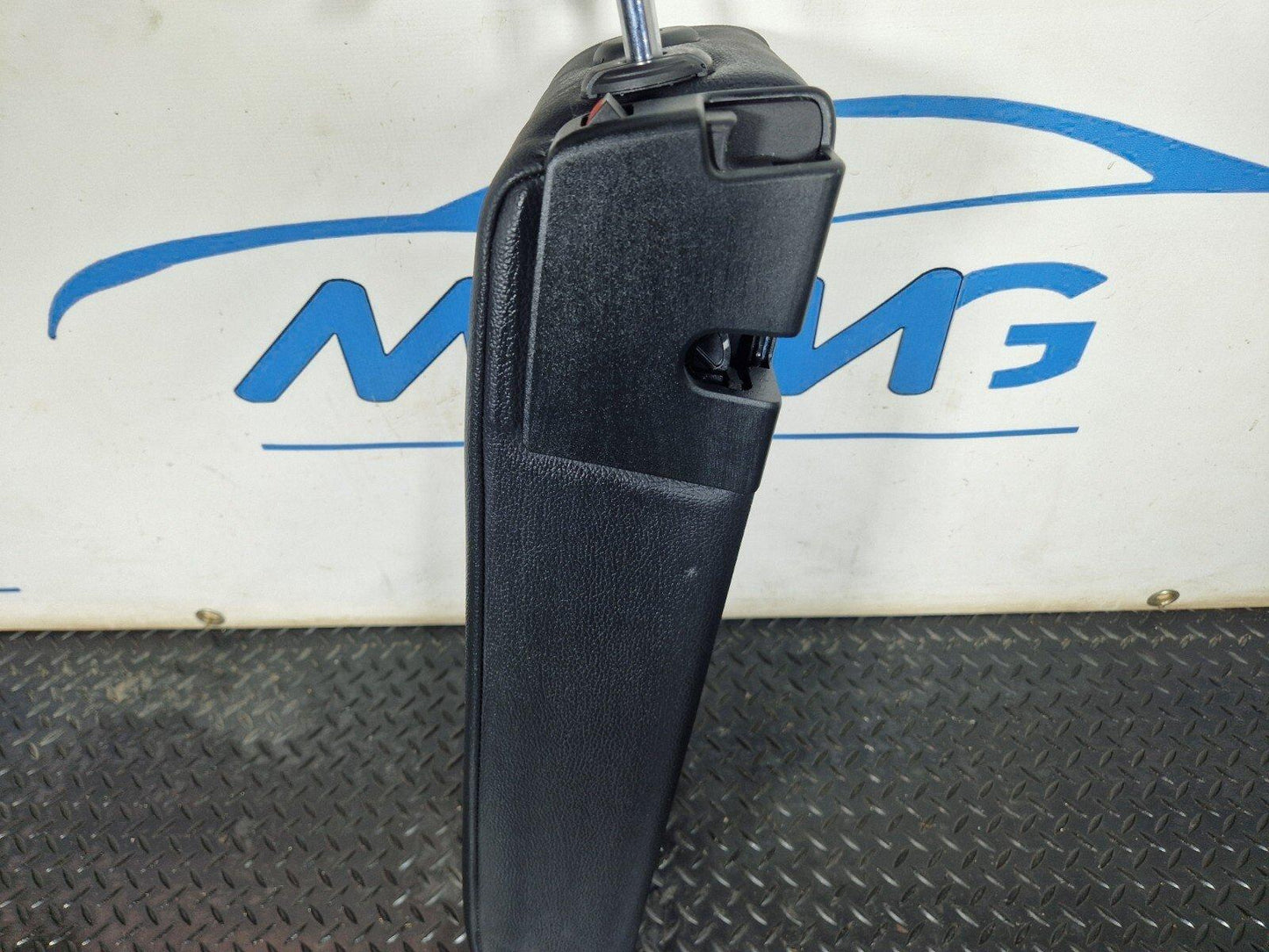 18-ON MERCEDES BENZ A CLASS W177 AMG REAR SEAT LEATHER ARMREST WITH HEADREST