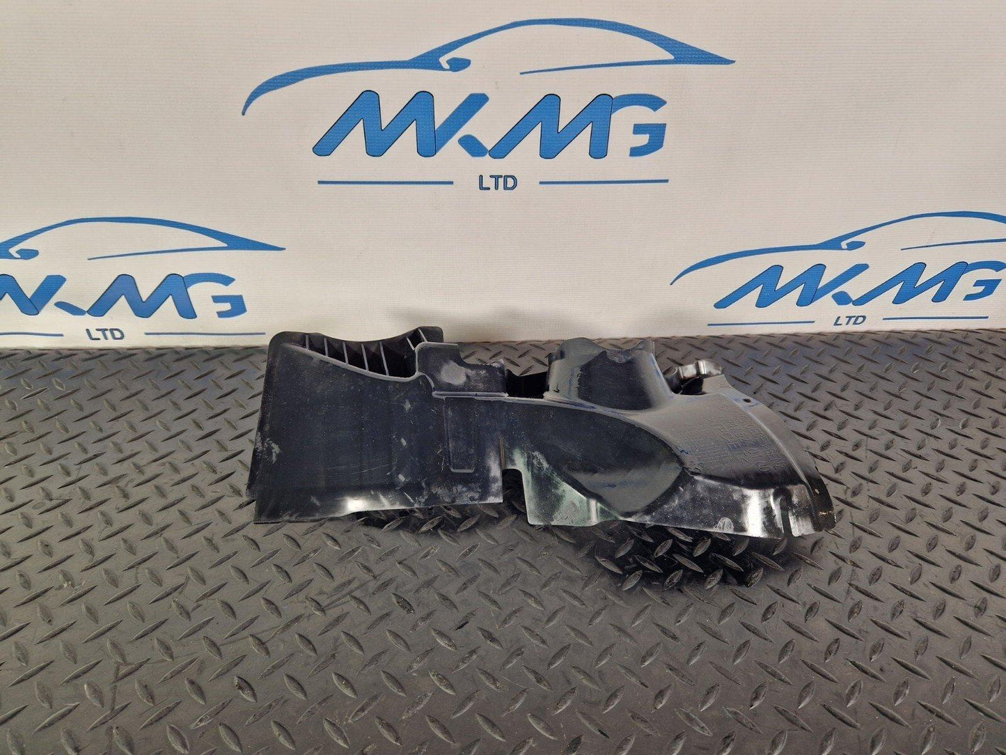 18-ON MERCEDES BENZ A CLASS W177 UNDERTRAY SUBFRAME TRIM SHIELD A2475240100