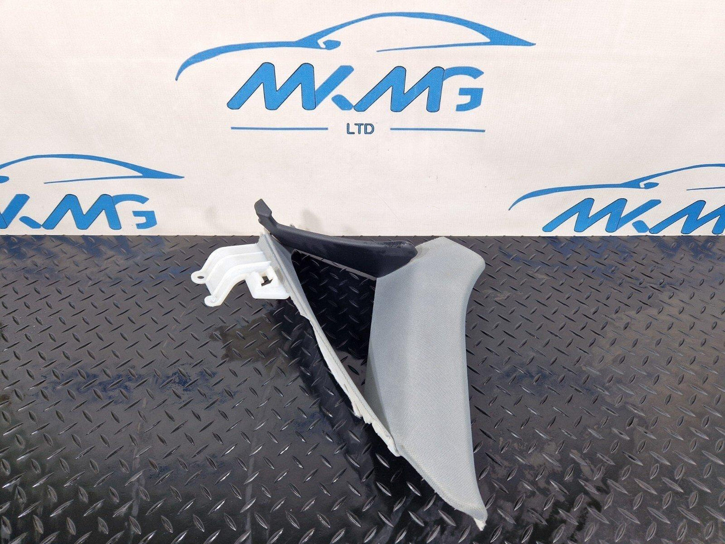 16-19 AUDI A4 B9 SALOON GENUINE REAR RIGHT C-PILLAR TRIM 8W5867288