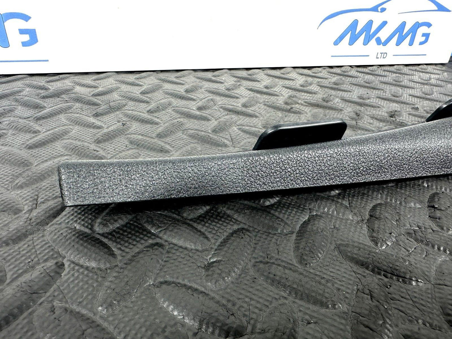16-19 AUDI A4 B9 SALOON GENUINE LEFT PASSENGER SIDE A PILLAR TRIM 8W0868203